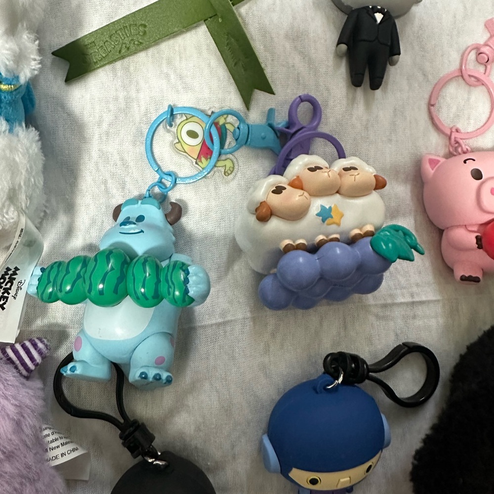 Disney / Target Keychains / Purse Charms Bundle - Picture 4 of 4